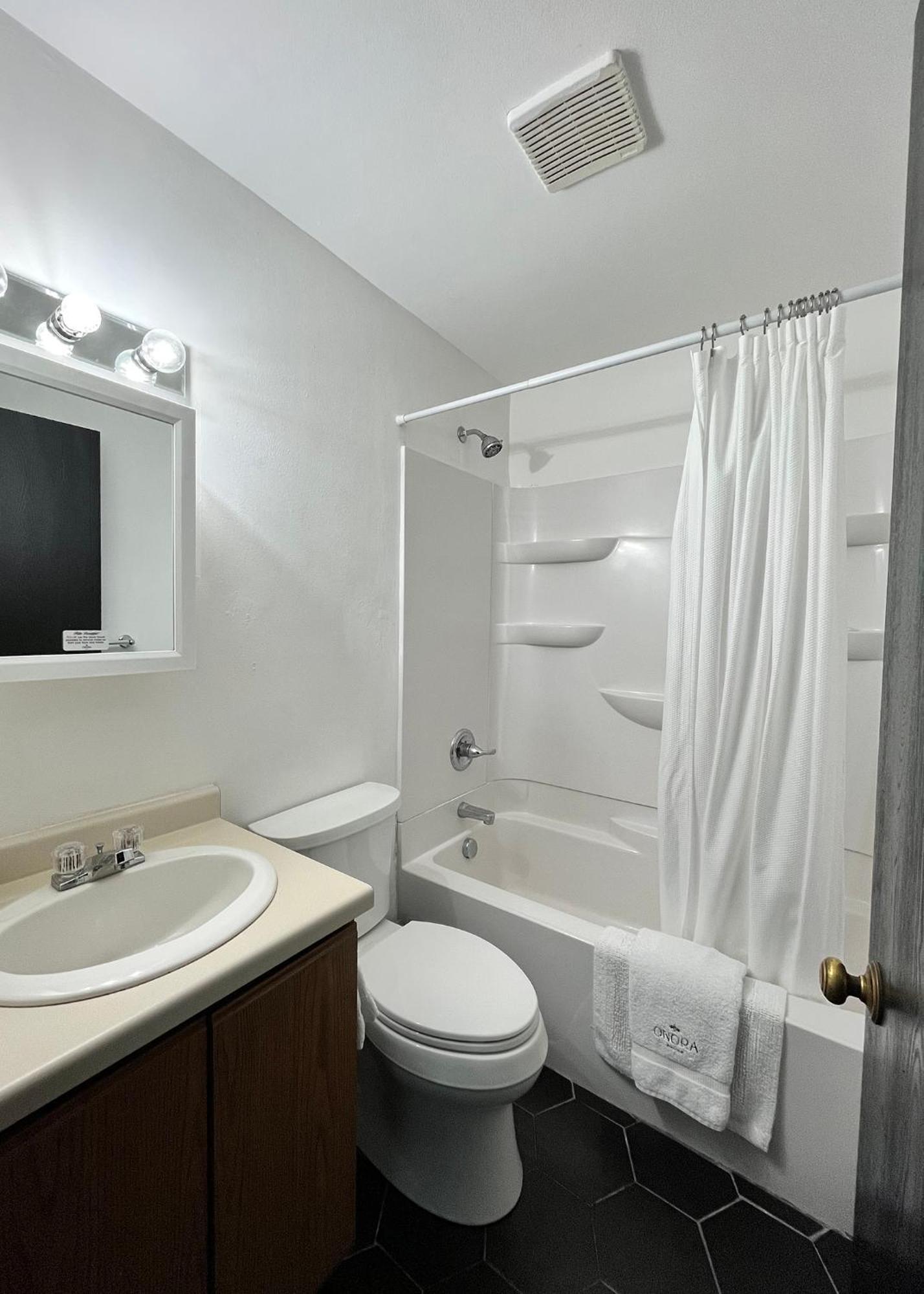 Onora Suites Wausau Exterior foto
